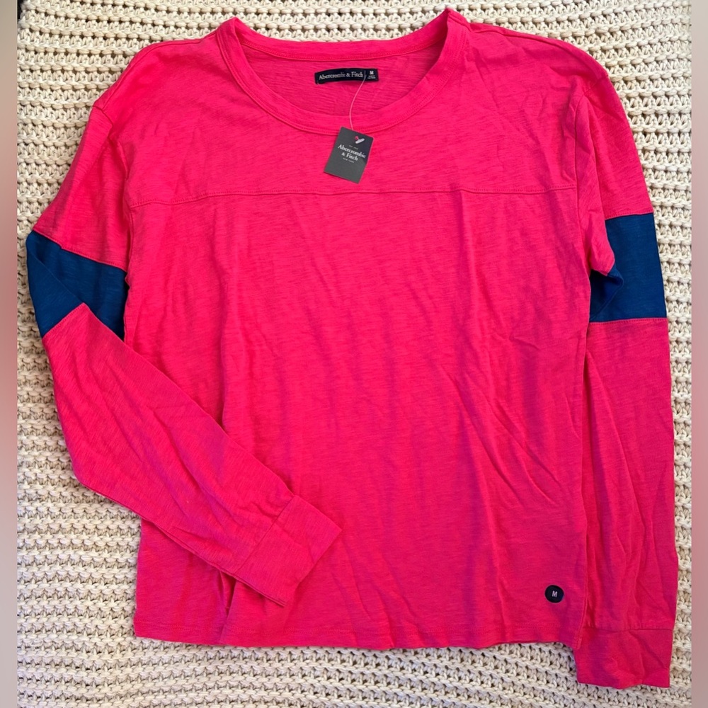 NWT Abercrombie & Fitch Crew Neck Tee